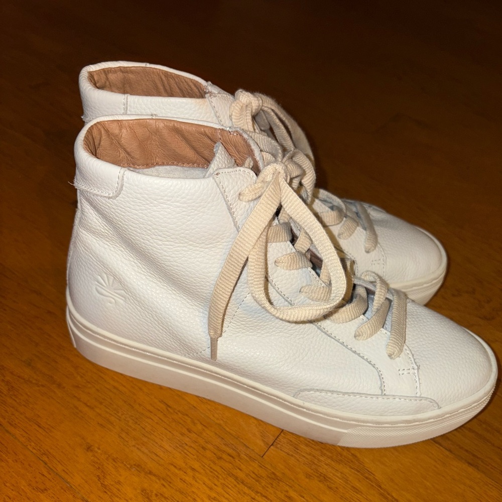 Soludos White and Tan Leather High Top Lace Up Sneakers Size 7